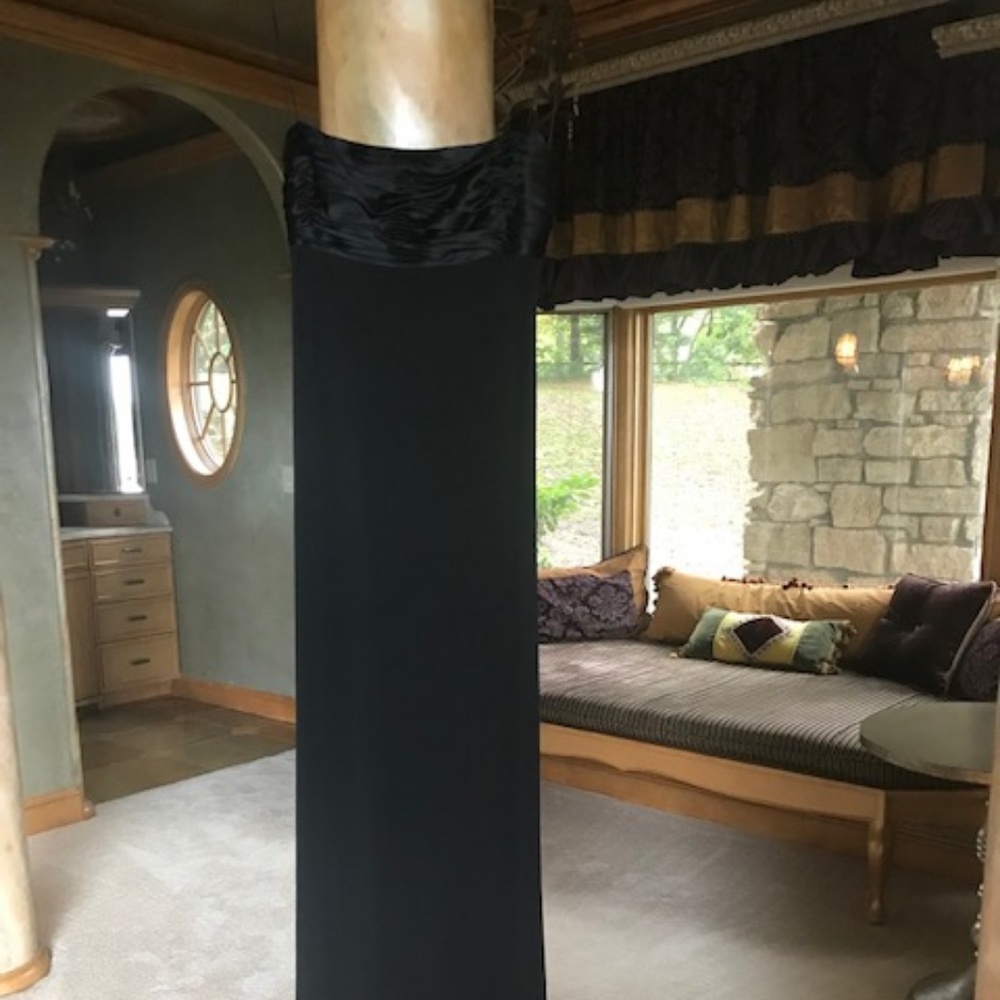 Elegant Black Formal Dress with Satin